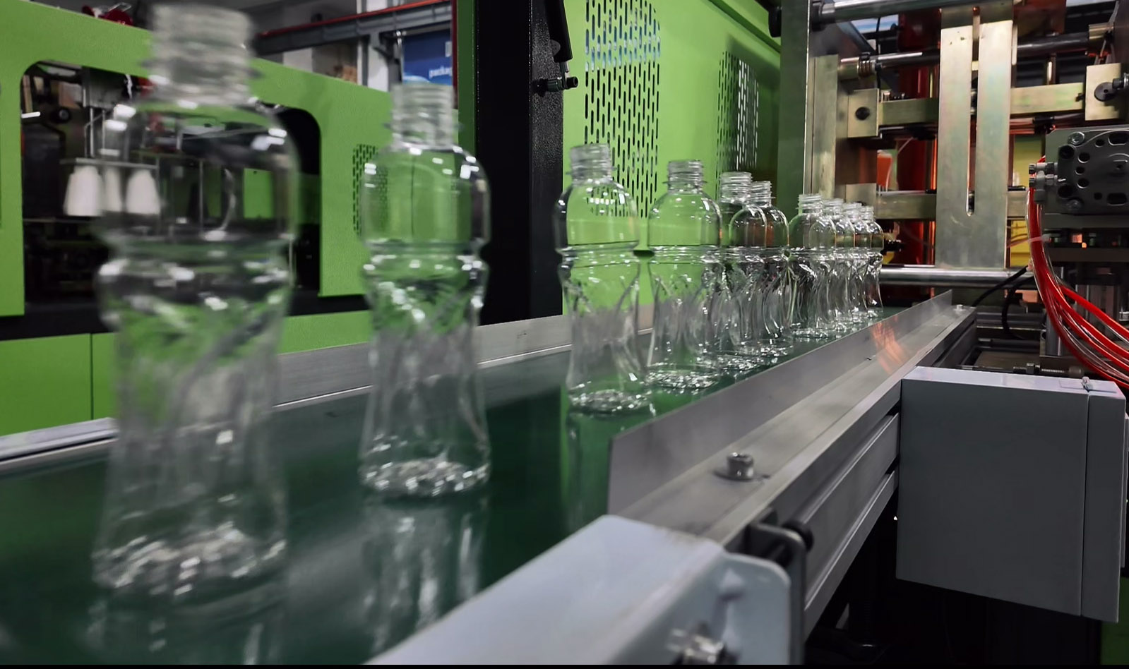 Hot-Fill PET Bottle Blow Molding Technology: TAIXIANG Solutions for Juice and Sauce Packaging Lines