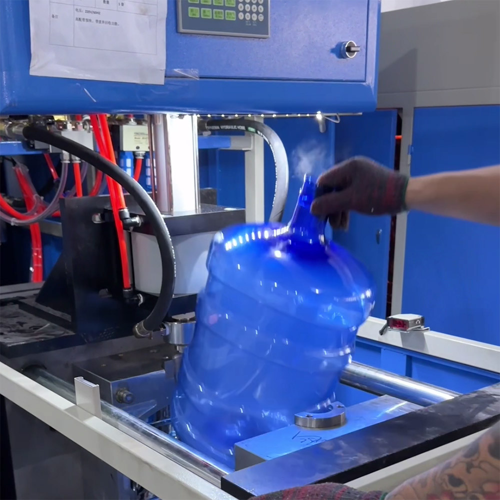 5 Gallon Water Bottle Production Solutions: TAIXIANG’s Heavy-Duty Blow Molding Machine Performance